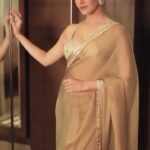 Amyra Dastur Instagram - It was a Saree night for the #anyhowmittipao Premiere ♥️ . . . Outfit @gopivaiddesigns Jewellery @zevar_geeta Styled by @thenanditakohli Assisted by @bavleensethi HMUA @makeupbysoniakrishna Shot by @justsandy719 Edited by @portraitshelter Chandigarh, India