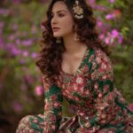 Amyra Dastur Instagram - दिलकशी 🌙 . . . 📸 @dieppj Styled by @thenanditakohli Assisted by @bavleensethi Outfit @printsbyradhika Jewellery @mortantra Hair @lakshsingh__ MUA @mugshotbyzeba Managed by @anusshiarorah