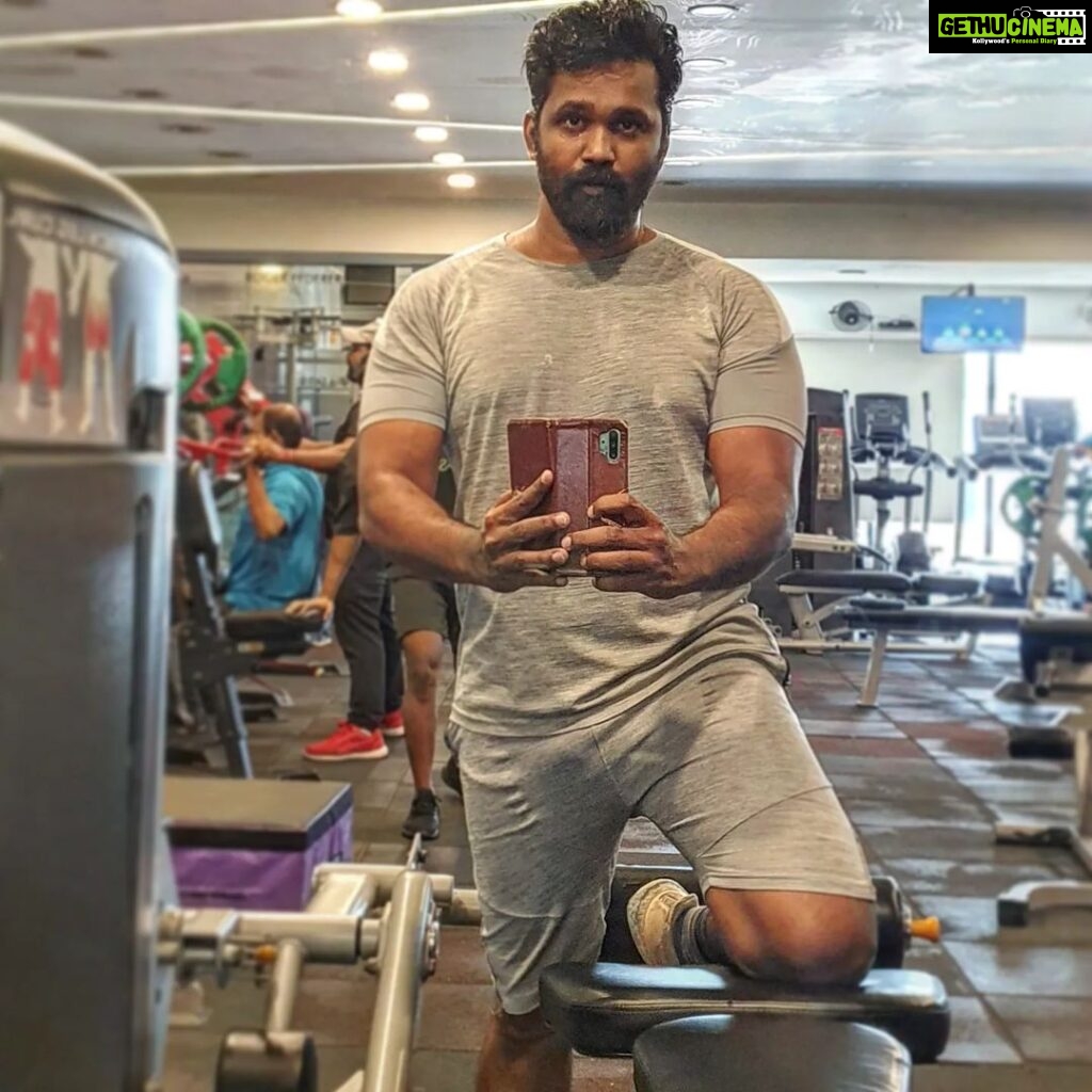 Amzath Khan Instagram - Have been trying hard for months to get back in shape after a major tennis elbow injury , all those medicines had hit me bad 💊 🚫 . 15 days down, this time it will be done #inshaallah ✔ #gettingbackinshape #fitness #fitlife Chennai, India