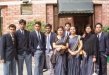 Amzath Khan Instagram - My MBA days , find me 🤭 @isbm_pune_official