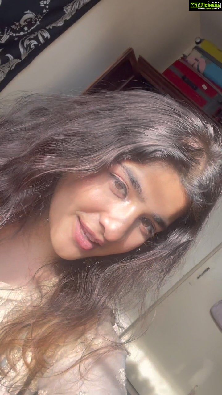 Ananya Agarwal Instagram - this is your sign to apply highlighter on the inner corners this festive season