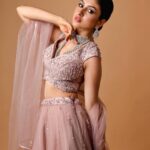 Anchal Sahu Instagram – देसी wala touch🪷✨
.
.
.
.
Captured by @the.rajeshrathod.clicks
Makeup by @sunnyroyy_official
Stylist @shrutiyamganti0218
Asst by @jiya_fashion_designer
Outfit @seasonsmumbai
Bracelet @itahdnura
Other Jewellery @miranabymegha
Jewelry PR @affiliates_pr