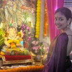 Anchal Sahu Instagram – गणपति बप्पा मोरया!🌸🌿✨

Just adoring my Bappa n how!!🥹🧿🤍🤍🤍
#ganeshchaturthi2023