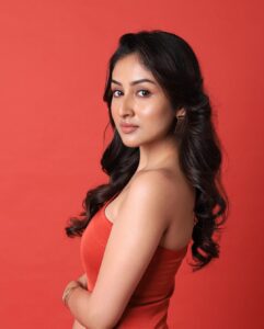 Anchal Sahu Instagram - Day dreamin’♥️💫
.
.
.
.

Photographed by  @the_pixeleyes @_rohittt01
Makeup & hair @sunnyroyy_official
Styled by @shrutiyamganti0218 
Designer  @jiya_fashion_designer 
Accessorized by @itahdnura