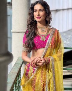 Aneri Vajani Instagram - 💗💫 🌸