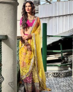 Aneri Vajani Instagram - 💗💫 🌸