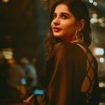 Angana Roy Instagram - Lemme stop you there 📸 @susmita_sil . . . #wednesday #postoftheday #shooting #stills #bts #moments #chic #lookbook #lookoftheday #wednesdays #loveforblack #laceback #lightandshadow #lovefromA
