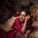 Angana Roy Instagram - Jo utra so doob gaya, jo dooba so paar. Project for @koi.worldwide Direction - @sinhakounteya Scenography and Set Design - @oiendrilaraykapur Photographers - @snehadeepdas @pandeyrana @nilayan.jpeg Makeup - @makeupartist.samrat Styling - @bavanya_thestylist Accessories -@bhramori.roy #photoseries #maaersaree #mondaymood #saree #bengalilook #postoftheday #indianattire #ethnic #conceptart #conceptphotoshoot #artsy #lovefromA