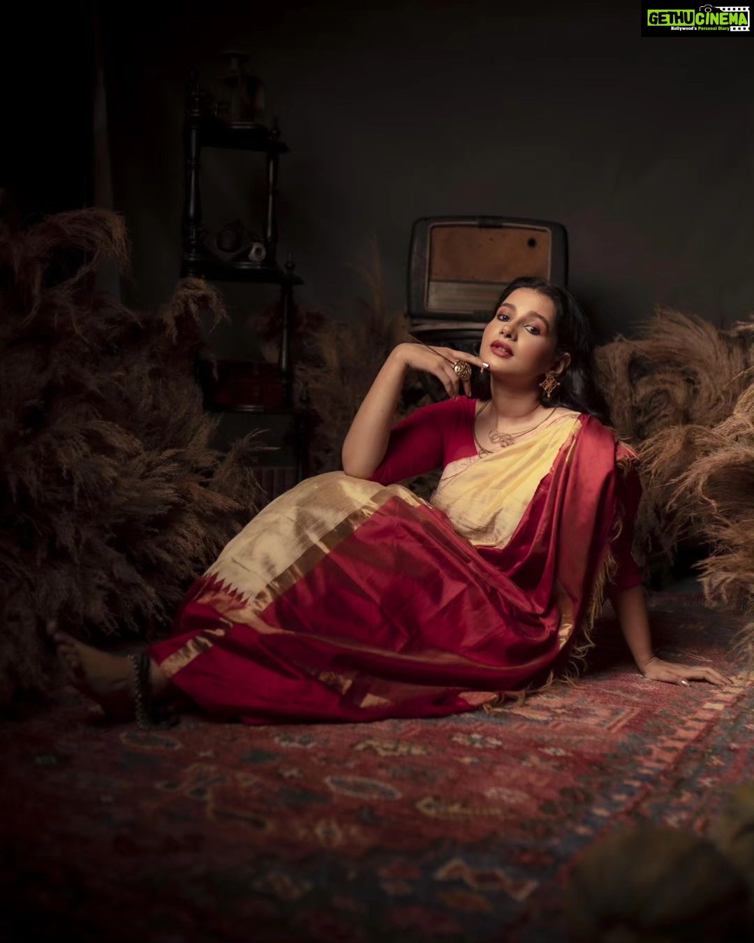 Angana Roy Instagram - Maa'er shari Direction - @sinhakounteya ❤️ Scenography and sets - @oiendrilaraykapur Photographers - @snehadeepdas @pandeyrana @nilayan.jpeg Location - @melrosegardens.kol Makeup - @makeupartist.samrat Accessories - @bhramori.roy #maayer #saree #ethnicwear #ethniclook #lookoftheday #saturday #postoftheday #setdesign #laalpaarshadasaree #newpics #moodpost #moodshots #septemberissue #indianattire #lovefromA