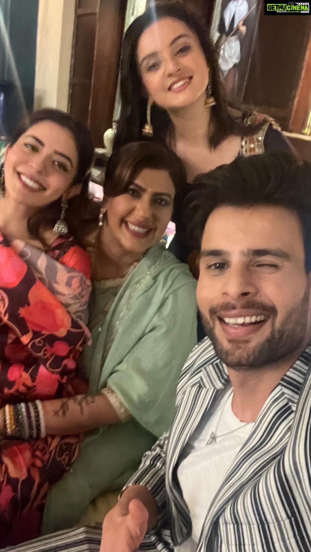 Anisha Hinduja Instagram - Dil diwana, bin thappad k maane naa😂. . . . . . . #masti #love #kundalibhagya #zeetv #bts #shoot #fyp #trending #reels #trendingreels #insta #instagood #mood SJ Studios
