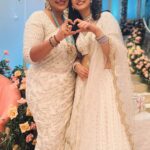 Anisha Hinduja Instagram – Gajre ne le li meri jaaaaaan! 💃
.
.
.
.
#hansa #gajra #kavyaluthra #rakhiluthra #team #kundalibhagya #bts #fun #masti #trending #trendingreels #❤️ #happiness #jodi #instagood Mumbai, Maharashtra