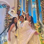 Anisha Hinduja Instagram - The purpose of our life is to be happy🫶🫶 #my #kundalibhagya #family #nofilter #onlylove #picoftheday #happiness #fun #joy #lovethemsomuch #❤️