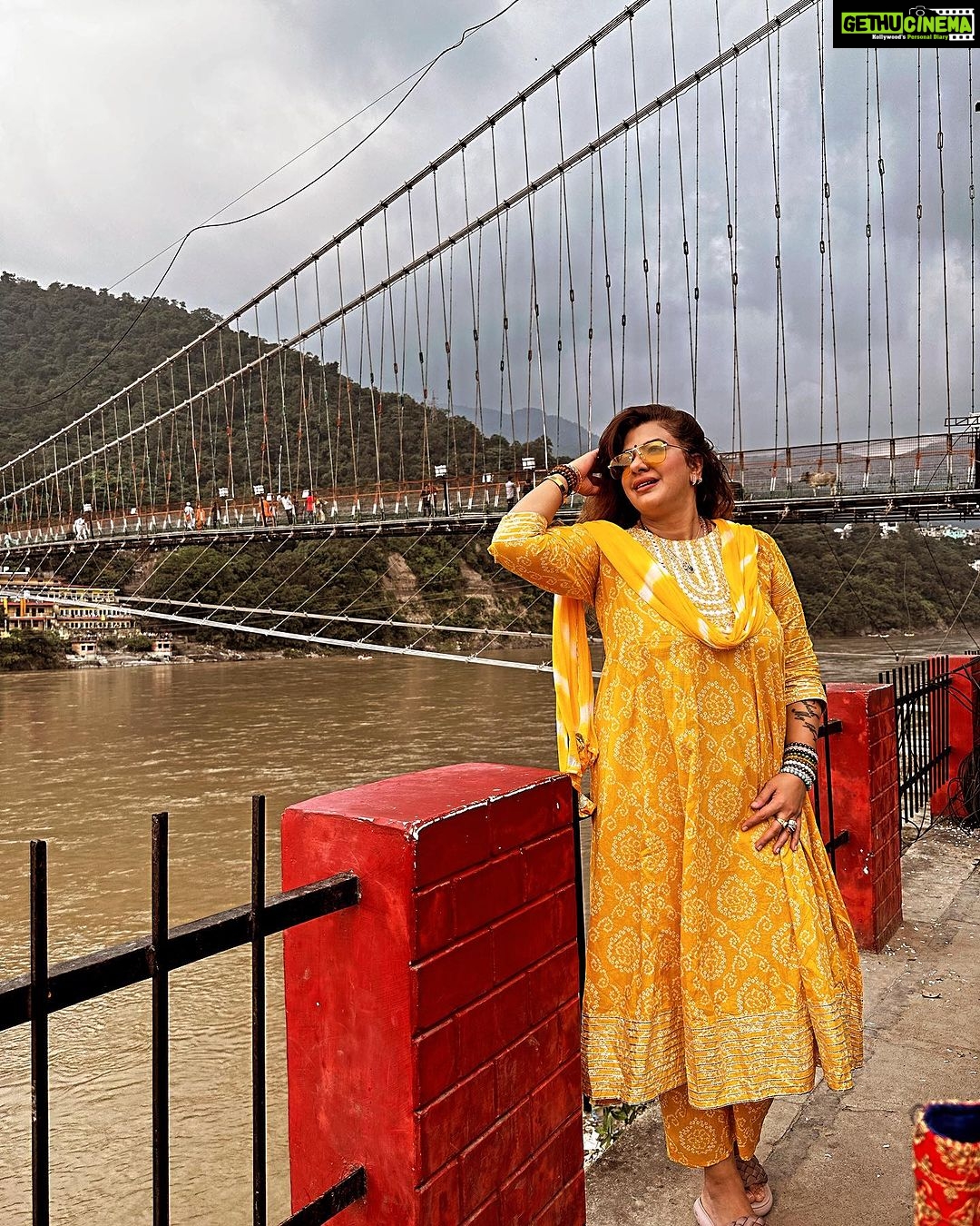 Anisha Hinduja Instagram - Life is not meant to be in one place #rishikesh #paradise Where the Ganges flow and my love for the divine grows #nature #photography #positivevibes #energy #healing #himalayas #❤️ Rishikesh ऋषिकेश