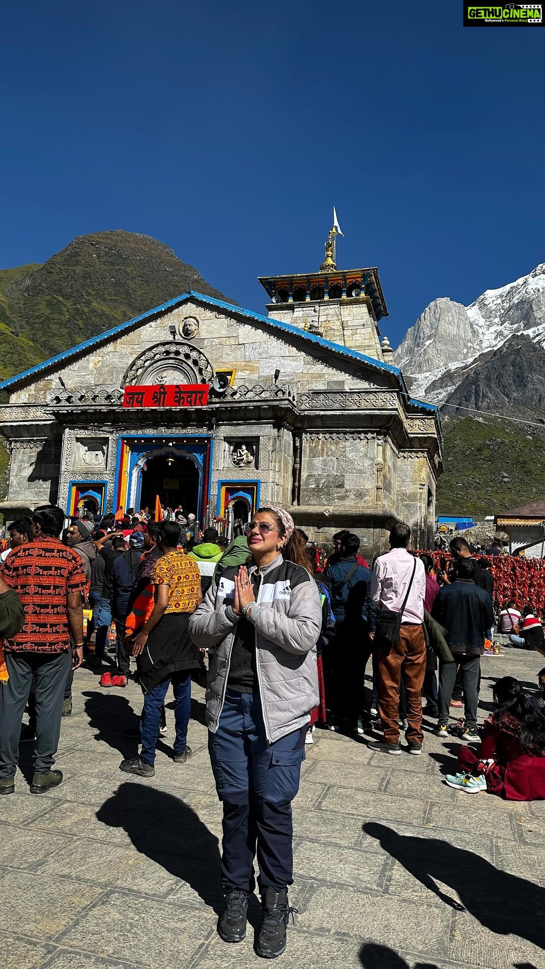 Anisha Hinduja Instagram - My dream comes true #kedarnath darshan #harharmahadevđ #shiva #divine #bliss #solitude #marvel #universe #soul #awakening #đ #â¤ī¸â¤ī¸â¤ī¸ #gratitude #reelinstagram Kedarnath Temple-ā¤āĨā¤Ļā¤žā¤°ā¤¨ā¤žā¤Ĩ ā¤Žā¤ā¤Ļā¤ŋ⤰