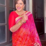 Anisha Hinduja Instagram – Beginning my day with #happiness #❤️ #💐
#colour #of #the #day #pink #instadaily #mood
Maine apni favourite hu , aur aapki ???
