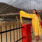 Anisha Hinduja Instagram – Life is not meant to be in one place #rishikesh #paradise 
Where the Ganges flow and my love for the divine grows 
#nature #photography #positivevibes #energy #healing #himalayas #❤️ Rishikesh ऋषिकेश