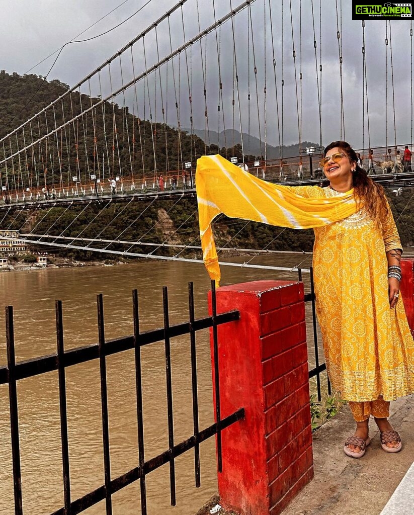 Anisha Hinduja Instagram - Life is not meant to be in one place #rishikesh #paradise Where the Ganges flow and my love for the divine grows #nature #photography #positivevibes #energy #healing #himalayas #❤️ Rishikesh ऋषिकेश
