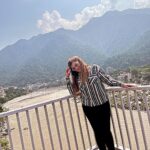 Anisha Hinduja Instagram - Flowing in my veins, echoing in my soul .. #RiverLife #harhargange #himalayas #rishikesh #traveldiaries #divineguidance #❤️ Rishikesh ऋषिकेश