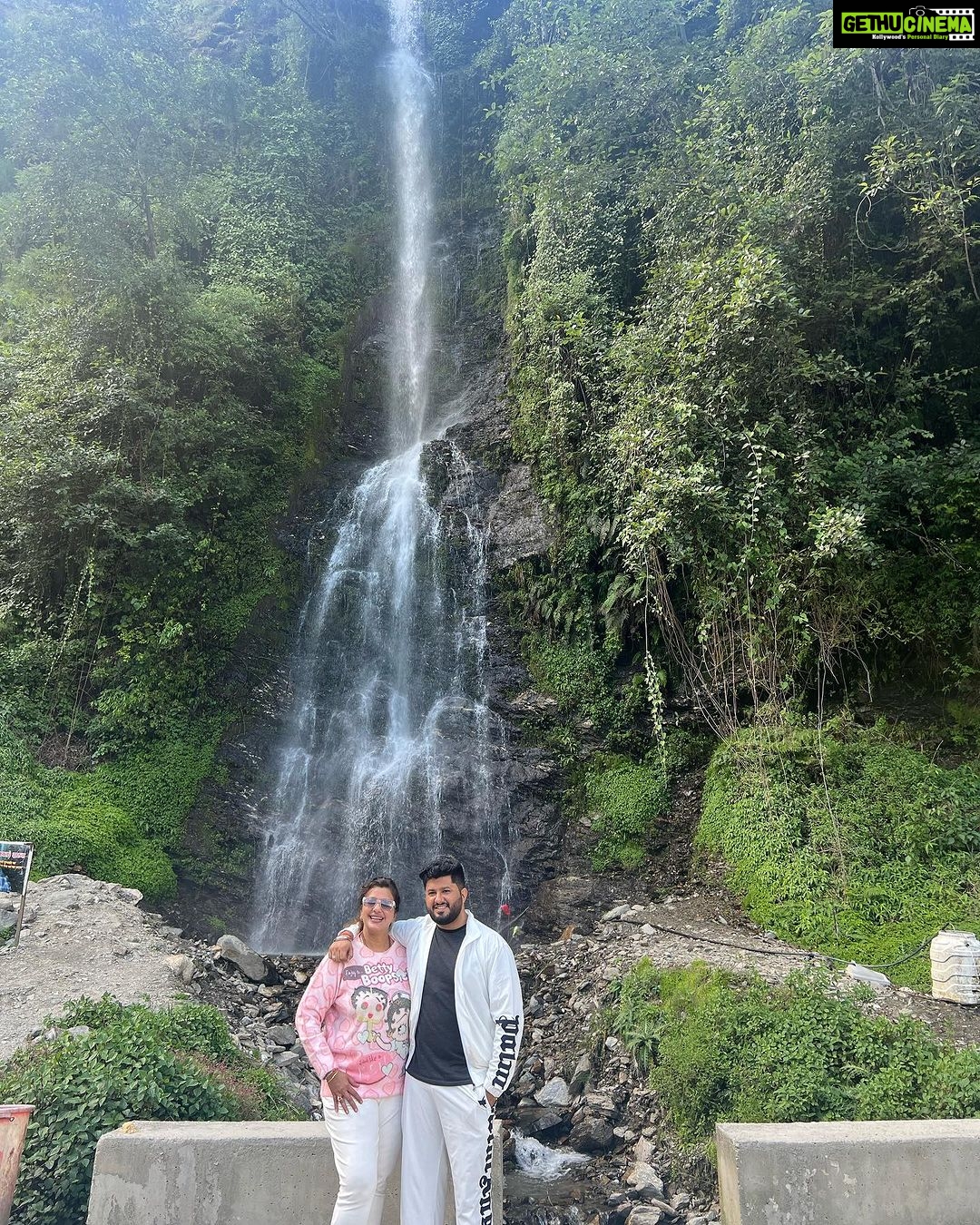 Anisha Hinduja Instagram - There is beauty around every bend #❤️❤️❤️ #waterfalls #mountains #naturelovers #nofilter #onlyme #loveyourself #gratitudeattitude