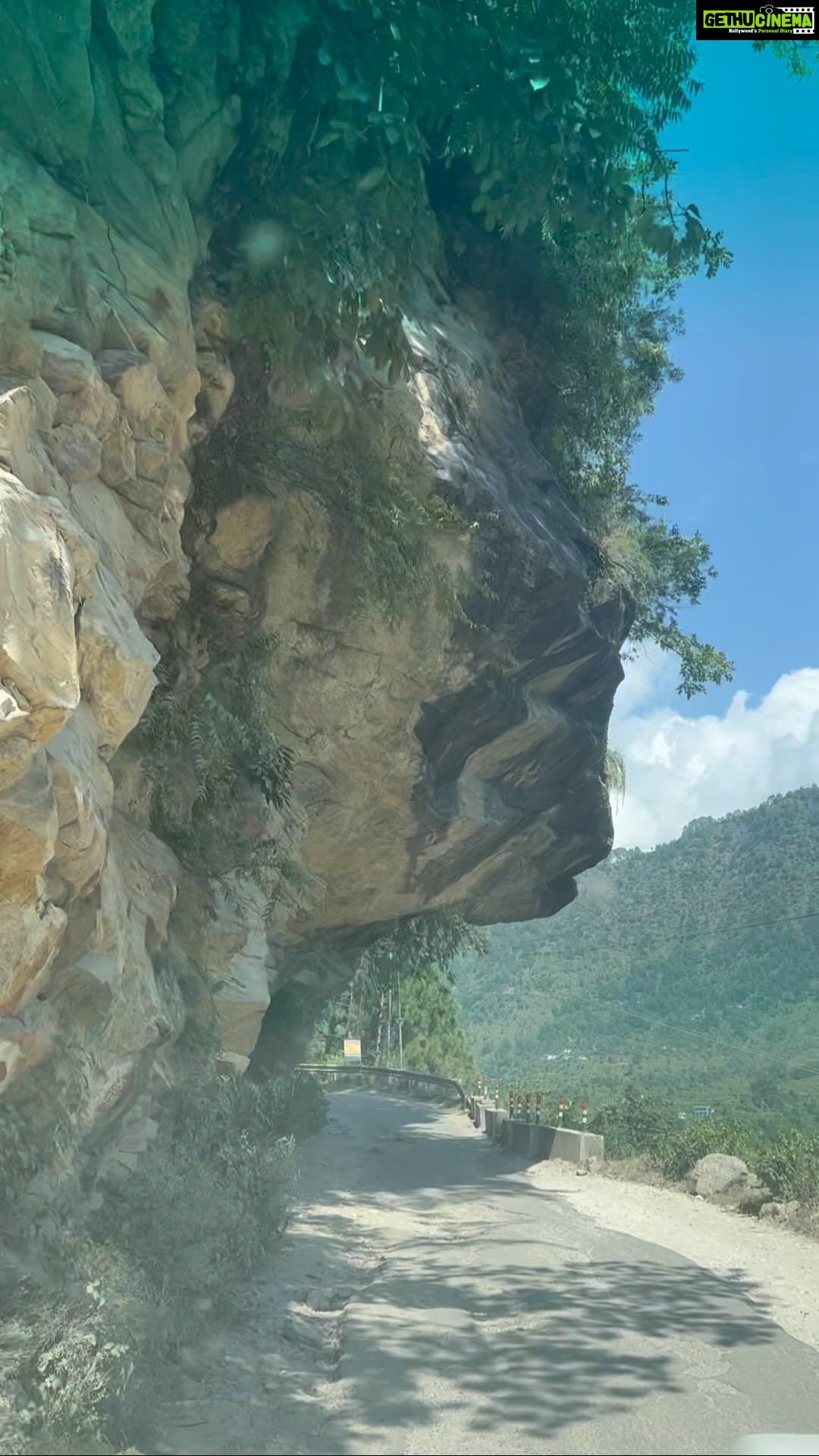 Anisha Hinduja Instagram - Live while alive #❤️ #loveyourself #lovenature #mountains #experience #explore #naturephotography #instagram #instareels #my #india #uttarakhandtraveller