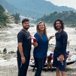 Anisha Hinduja Instagram - Back to where my soul lies #rishikesh #❤️ #photooftheday #my #spiritualgrowth #thebest #ganga #naturephotography @rishi_aquaholic Rishikesh ऋषिकेश