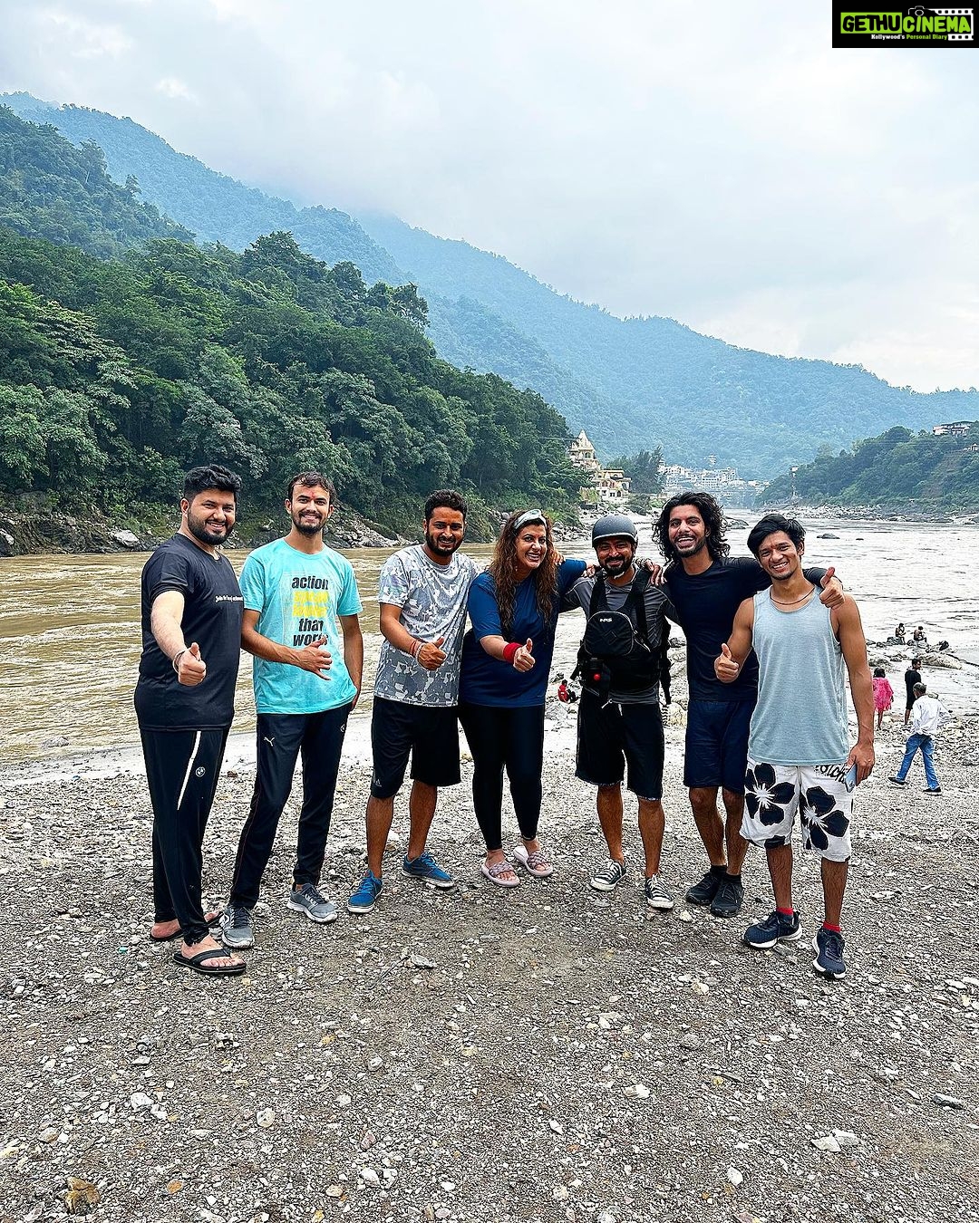 Anisha Hinduja Instagram - Back to where my soul lies #rishikesh #❤️ #photooftheday #my #spiritualgrowth #thebest #ganga #naturephotography @rishi_aquaholic Rishikesh ऋषिकेश