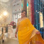 Anisha Hinduja Instagram - Krishna janmashtami on set #❤️ #kundalibhagya #festive #mood #celebration #dress #instagood #bonding #happiness #gratitude #🙏