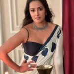 Anita Hassanandani Instagram - 💙