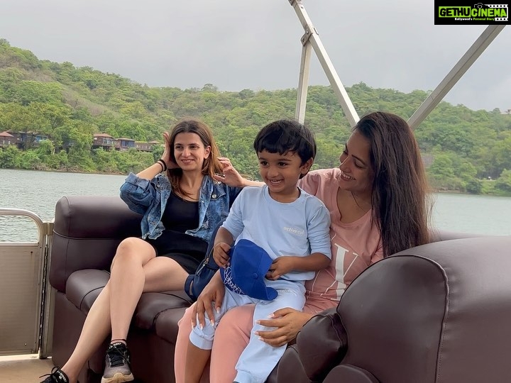 Anita Hassanandani Instagram - My love 🤍 🚤 Aamby Valley City, Lonavala, Maharastra.