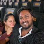 Anitha Sampath Instagram - What others see: us,the chairs,etc Vs me: aha kammal poda marandhutome!!! 🤦🏻‍♀️ ❤️night show #jawan.. #anithasampath #jawaan #shahrukhkhan #deepikapadukone #nayanthara INOX National - Virugambakkam