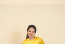 Anitha Sampath Instagram - vintage thalapathy fans here?😃 Reviving the 90s kids songs through anitha sampath reels😍 Wearing the costumes from @vkfashion2018 ✅ Concept & direction @official_anithasampath @itsme_pg (cameo😂) Special thanks to @makeupby_rinu & @kavinjr2023 #anithasampathreels #asr #transitionreels #costumedesigner #makeupartist #chennaimodel #chennaimakeupartist #bridalmakeup #biggbosstamil #bigboss #bigbosstamil #bb #biggbossanithasampath #newsreader #suntv #vijaytv #vijaytelevision #tamilpechuengalmoochu #starvijay #outfits #legenga #kurthi #designerclothes #thalapathyvijay #leo #thalapathy #coimbatoremappillai #vintagethalapathy