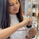 Anitha Sampath Instagram - @secrethairoil haircare brand is one of my favourite haircare brands.Now you can find their shop in pheonix mall. U can feel the product and grab yours.Offers um poitu iruku. #anithasampath #herbalhairoil #haircare Phoenix MarketCity (Chennai)