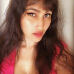 Anjali Lavania Instagram - New Year’s Eve in Goa always adds that lil spark of mischief into my eyes 😋🙃 2020 you brought families together - showed us how to appreciate and cherish our families and loved ones ....I can’t wait to see what 2021 has in store for us 💓⭐️🥳 #mischief #eyesspeak #anjalilavania