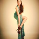 Anjali Lavania Instagram - Dancing in high heels should be considered a super power or even balancing on a 6 inch heel while you are trying to zip up the other 😂 Do you like women in heels or flats? I mostly prefer being bare foot walking on a beach but I can’t help it some outfits just look better with heels 🤷🏻‍♀️ #modellife #highheels #anjalilavania #longlegs #modelpose #sexyheels #shoeaddict #balance #catwoman