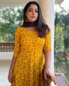 Anjali Rao Instagram - तेरे दिल में मेरी सांसों को पाना मिल जाए... 
तेरे इश्क में मेरी जान फना हो जाए... ♾

#trending #viral #instagram #love #explorepage #explore #instagood #fashion #follow #tiktok #like #likeforlikes #followforfollowback #photography #india #trend #instadaily #memes #music #style #trendingnow #reels #foryou #likes #photooftheday #model