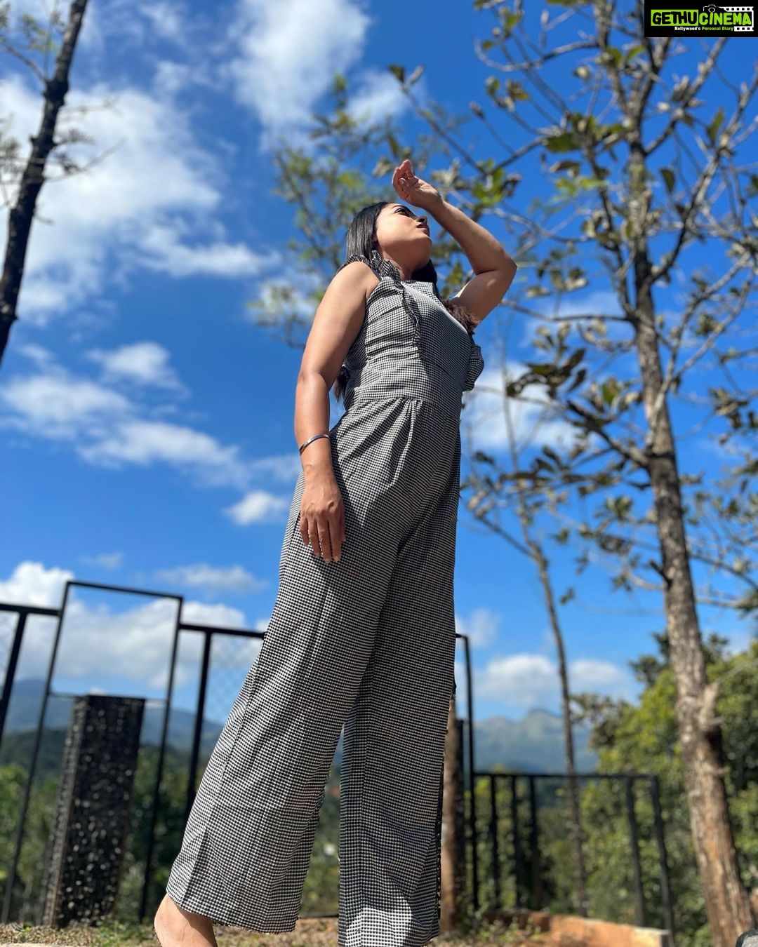 Anjali Rao Instagram - ♾ PC : @jomin_adhu #trending #viral #instagram #love #explorepage #explore #instagood #fashion #follow #tiktok #like #likeforlikes #followforfollowback #photography #india #trend #instadaily #memes #music #style #trendingnow #reels #foryou #likes #photooftheday #model #beautiful #bollywood #tollywood #bhfyp #instagram Vythiri Wayanad Resort വൈത്തിരി