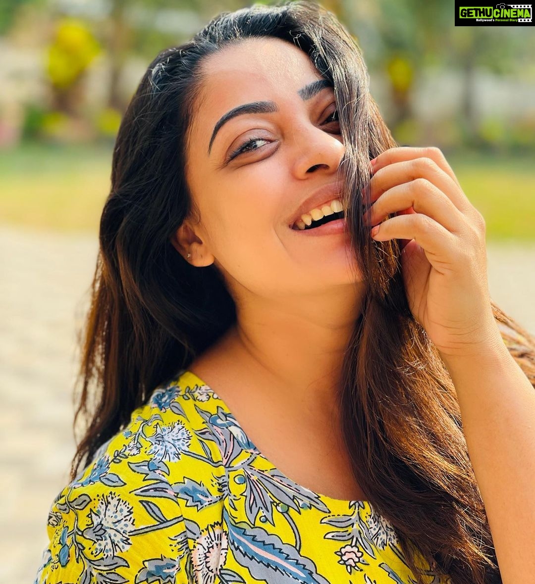 Anjali Rao Instagram - Laugh, and the world laughs with you ♾ Pc : @_manve_surendran_ #trending #viral #instagram #love #explorepage #explore #instagood #fashion #follow #tiktok #like #likeforlikes #followforfollowback #photography #india #trend #instadaily #memes #music #style #trendingnow #reels #foryou #likes #photooftheday #model #beautiful #bollywood #tollywood #bhfyp #instagood Nilamel, Kerala, India