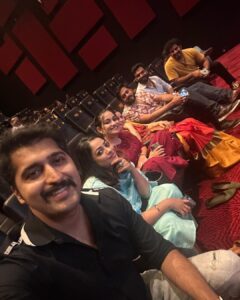 Anjali Rao Instagram - Work place becomes home when you treat colleagues as family . 
Here it is …. Our big family 😘

#mrshitler #team #positivity #ourworld #friendship #goals #happiness #instagram #instapost