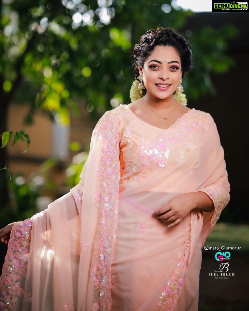 Anjali Rao Instagram - For such unique ready to wear sarees, casual and festive wear kurtis and lehengas, pls do check out @house_of_shrisha www.houseofshrisha.com Saree : @house_of_shrisha Photographer: @photography_como MUA : @neethu_unni_makeup_artist Organised by : @insta_glamoruz #HouseOfShriSha #BigLaunch #onlineboutique Kochi, India