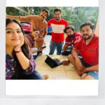 Anjali Rao Instagram - 2022 at Mrs Hitler set looks like this 💜 #happy #happyfaces #family #mrshitler #team #love #friendship #bestdays #yearend Kochi, India
