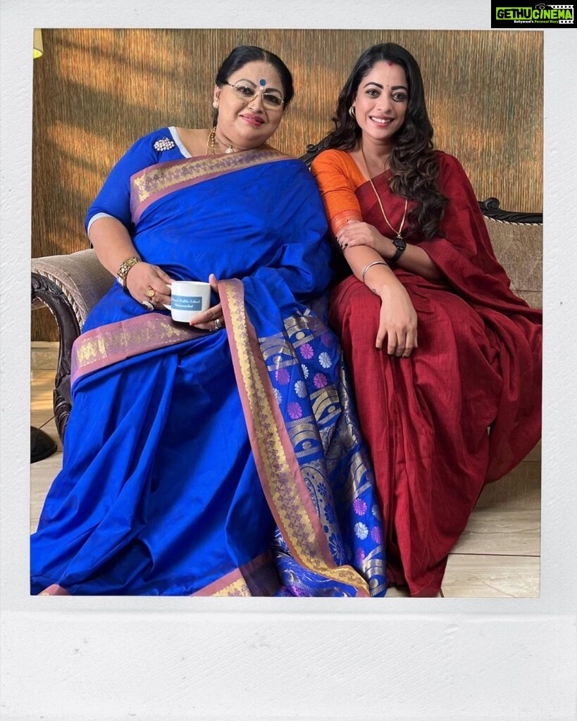Anjali Rao Instagram - 2022 at Mrs Hitler set looks like this 💜 #happy #happyfaces #family #mrshitler #team #love #friendship #bestdays #yearend Kochi, India