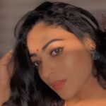 Anjali Rao Instagram - Earrings and saree : @titli_collections #saree #jewellery #designs #stylist #style #fashion #reels #trendingreels #trending #viral #bhyp #post #explore #soul #song #expressyourself #expression #love #grace #soulmate #positivevibes