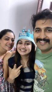 Anjali Rao Instagram - That’s how we surprised our Minnu kutty ❤️ #birthday #birthdaygirl #celebration #surprisebirthday #cake #friendship #soulsister #mrshitler #zeekeralam #reelsinstagram Nilamel, Kerala, India