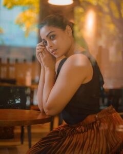 Anjali Rao Instagram - Photoshoot for @afsar1344 
Styling: @titli_collections 
Location : @cafecoffeedayadyar 

#photoshoot #photooftheday #photography #casual #casualoutfit #explore #pose #click