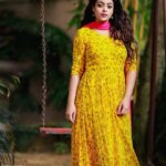 Anjali Rao Instagram - 🌻 Photographer: @photography_como Organised by : @insta_glamoruz #canon #canonphotography #photoshoot #modelshoot #actor #pose #yellow #vibrant #instagram #instapic Kochi, India