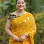 Anjali Rao Instagram - Anuraga Ganam Pole | Mon- Fri | 9 PM | Zee Keralam താരപരിവേഷത്തിൽ ശ്രീനിഷ് സാനിയ വിവാഹം. അതിഥിയായി പ്രേക്ഷകരുടെ പ്രിയതാരം അഞ്ജലി എത്തുന്നു.അനുരാഗഗാനം പോലെ മറക്കാതെ കാണുക തിങ്കൾ മുതൽ വെള്ളിവരെ രാത്രി 9 മണിക്ക് നമ്മുടെ സ്വന്തം സീ കേരളം ചാനലിൽ #ZeeKeralam #NeithedukkamJeevithaVismayangal #AnuragaGanamPole #ZeeKeralamHD #ZeeKeralamOnMyTv #AnuragaGanamPoleonZeeKeralam #ZKPromos Watch Anytime, Anywhere on ZEE5 - https://zee5.onelink.me/RlQq/fmalDownloadZEE5App