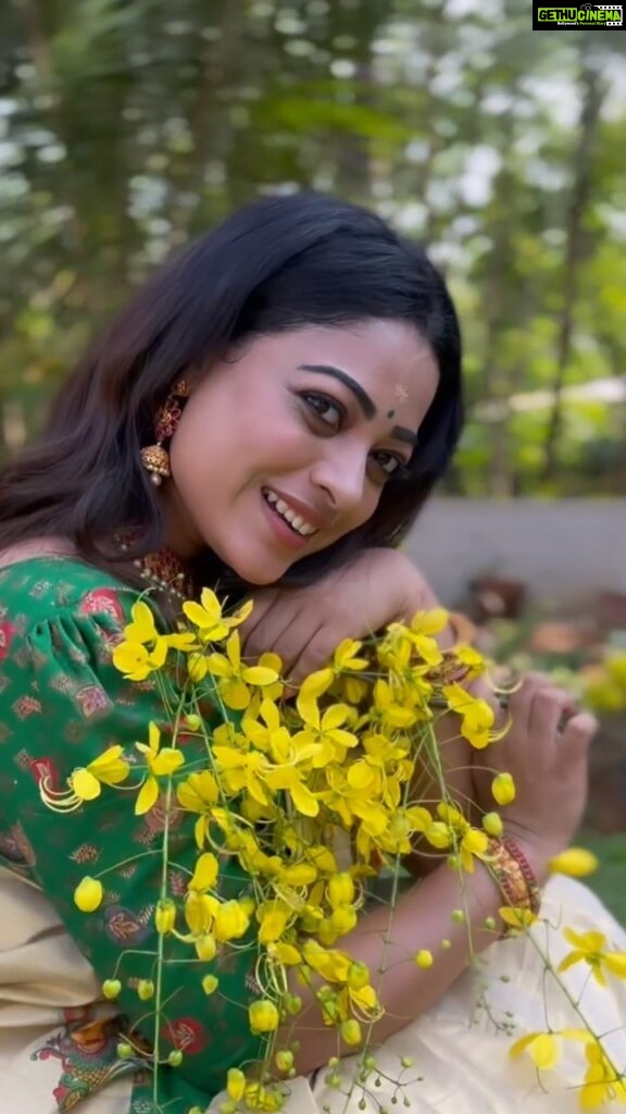 Anjali Rao Instagram - Wish you all the bright rays of happiness, joy, and prosperity, Happy Vishu! VC : @_manve_surendran_ #vishu #festival #celebrate #traditional #happiness #vibes #photography #postoftheday #reelsvideo #songs