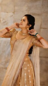 Anjana Rangan Instagram - Shot by @arunprasath_photography Outfit : @studio149 Jewellery : @bronzerbridaljewellery Makeup : @shree__artistry__ Hair : @luke_the_hairstylist