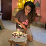 Anjana Rangan Instagram - It was a happy happy birthday indeed! ♥️♥️♥️ To all my friends who surprised me by coming home on the strike of 12, you know i love you all with my whole heart. All of those of you who wished me in person , through calls, messages, posts, insta stories . Overwhelmed by the amount of love you guys showered on me.. all the videos , pictures and lovely messages. Sorry i tried my best to reshare everything but as u guys know i am just getting so much love from you.. i missed out on resharing so many. M truly sorry and i am eternally grateful for the abundant love i am getting, which i am still wondering wether i deserve or not.. This birthday made me feel loved, wanted and cherished! Wat more can I ask for ♥️ P.s : this cake was icing on the top 😍