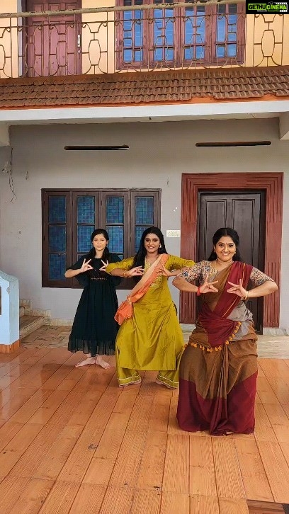 Anju Aravind Instagram - Classical dance from location #Actress #dance